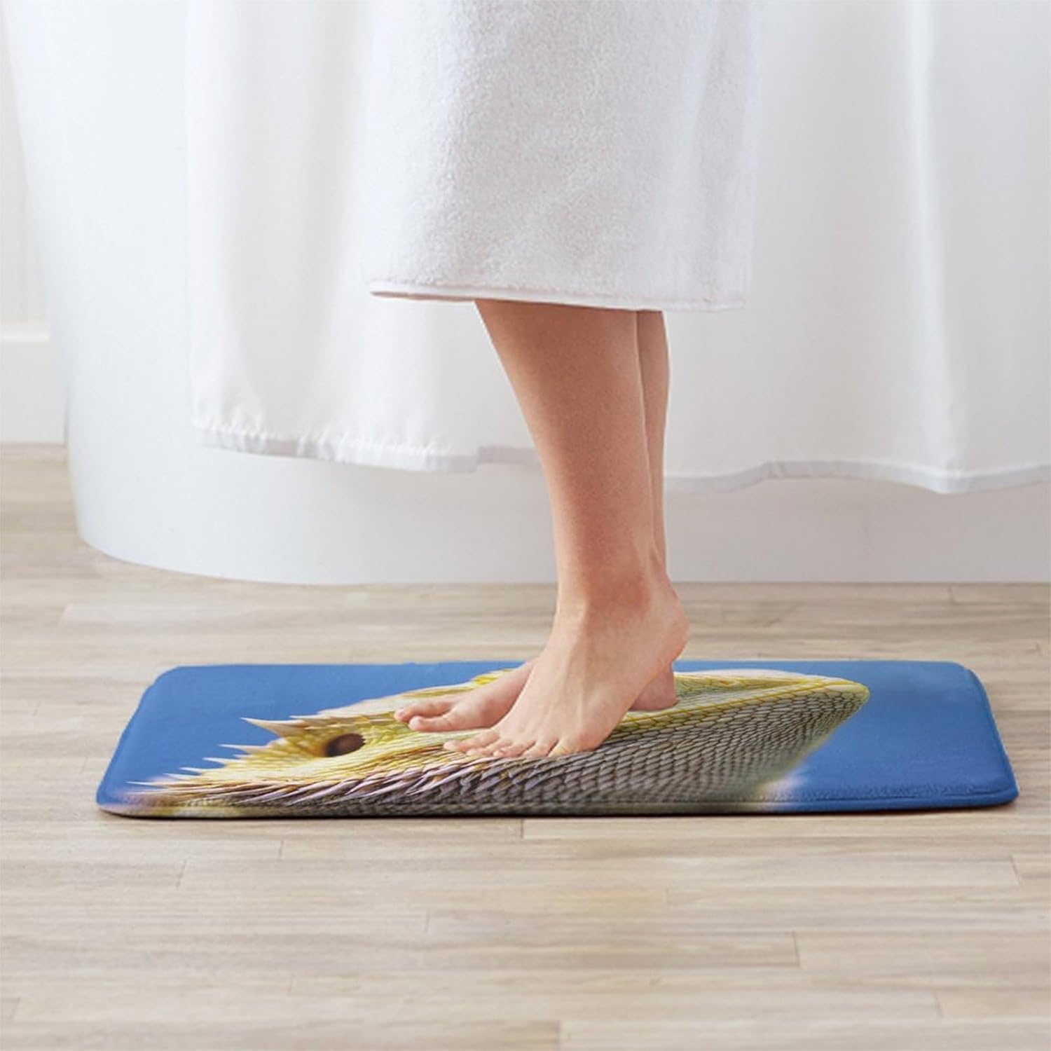 BoomDragon Anti-Slip Bath Mat with Funny Bearded Dragon Design